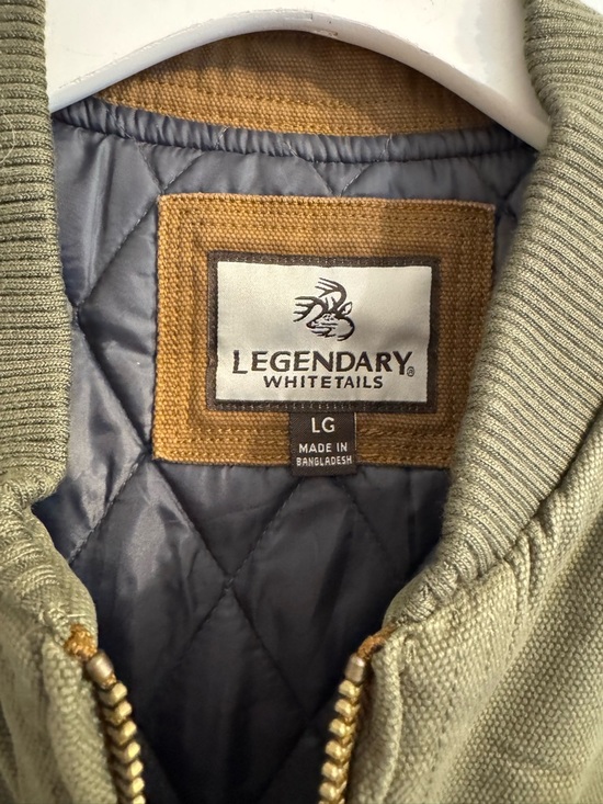 New Men’s Legendary White Tails Vest - Picture 4 of 10